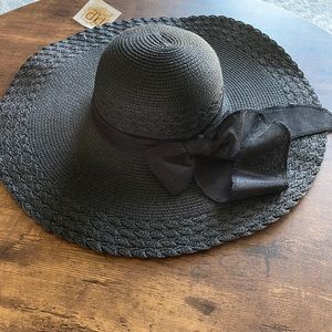 Oversized Black sun hat